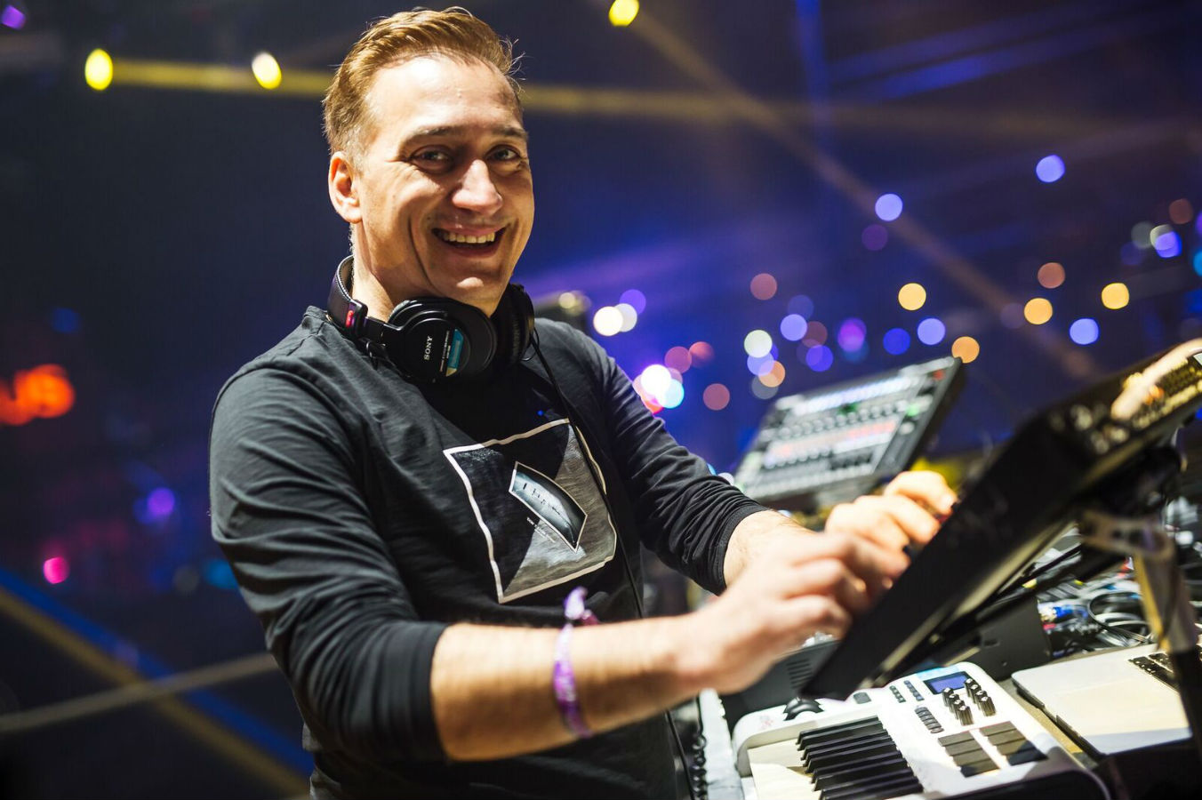 Listen Paul Van Dyk Releases Uplifting New Single Touched By Heaven